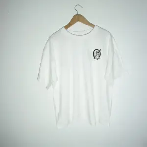 Camiseta Chair View - Streetwear Sostenible Arkor